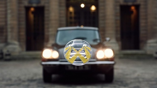 La DS d'epoca compie 70 anni: una moneta in argento per celebrarla