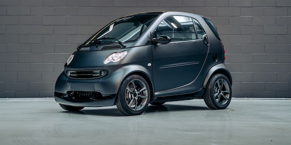 Aznom rigenera le Smart ForTwo in quadricicli elettrici per 14enni