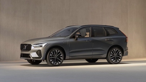 Volvo XC60 2026, il model year rilancia sull'infotainment
