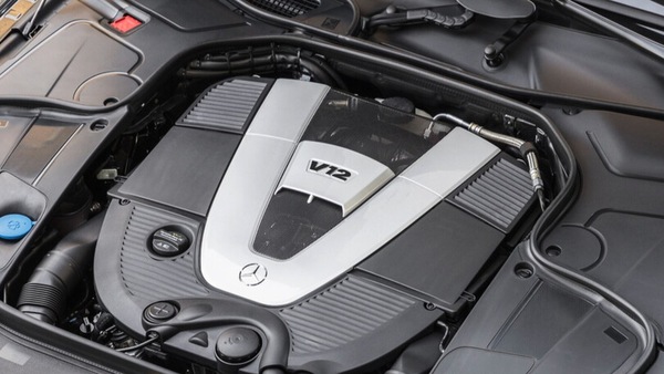 Mercedes corre da sola tra le tedesche, svilupperà V12 e V8