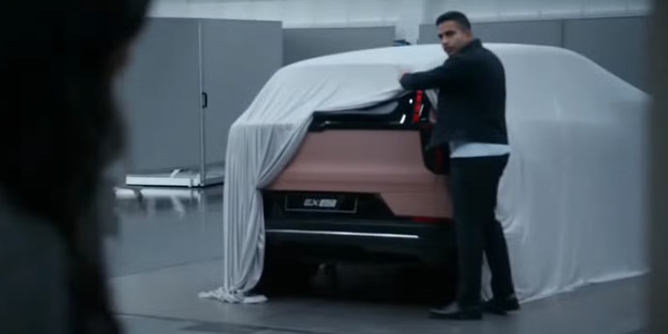 Volvo EX60, anticipazione del nuovo modello