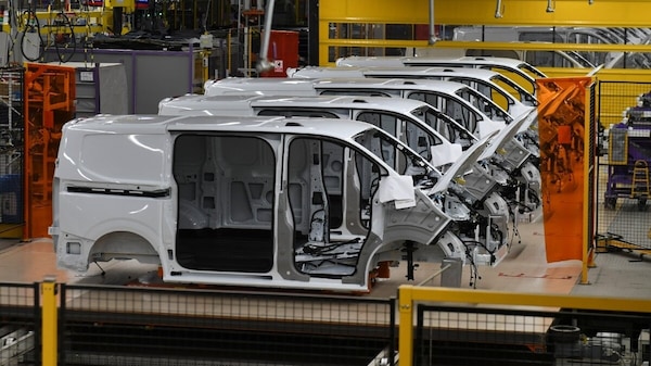 Ford: 4,4 miliardi di euro e tagli in vista per risollevare le operazioni europee