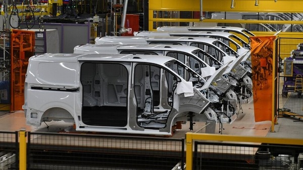 Ford: 4,4 miliardi di euro e tagli in vista per risollevare le operazioni europee
