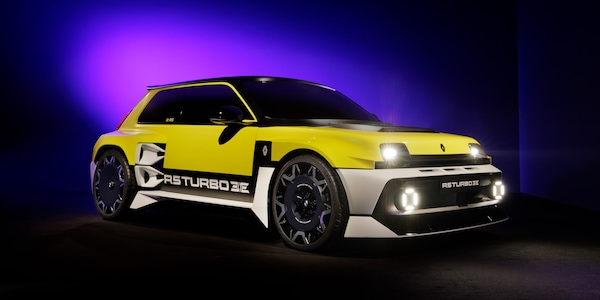 Renault 5 Turbo 3E, la piccola elettrica diventa una sportiva da record