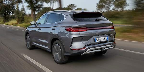 BYD, la terza fabbrica europea in Italia? "Hanno votato per i dazi..."