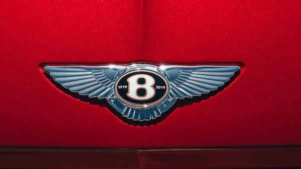 Bentley, altro rinvio,al 2027 per la prima elettrica