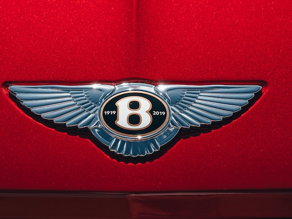 Bentley, altro rinvio,al 2027 per la prima elettrica