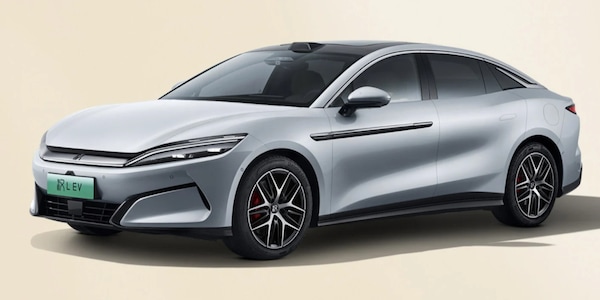 BYD lancia la ricarica da 1 megawatt che recupera 400 km in 5 minuti