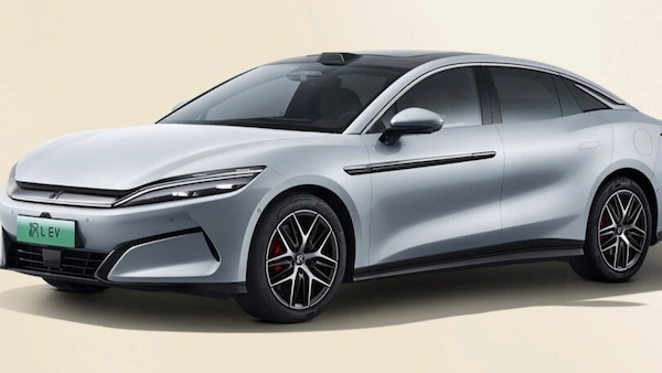 BYD lancia la ricarica da 1 megawatt che recupera 400 km in 5 minuti