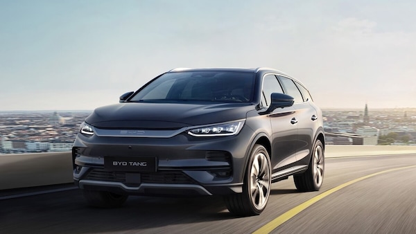 Byd Tang, il suv 7 posti arriva in Italia: ecco quanto costa