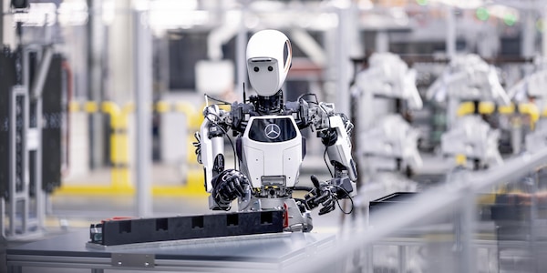 Mercedes, AI e robot umanoidi per accelerare la produzione