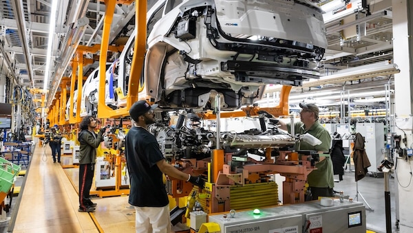 Dazi al 25% sulle auto importate negli USA, le reazioni di Acea e Unione Europea