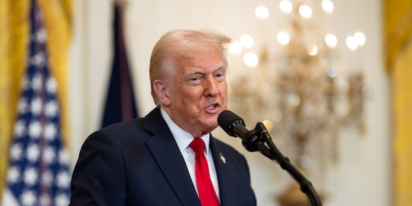 Trump incontra Elkann: i dazi non si toccano, le norme USA sulle emissioni sì