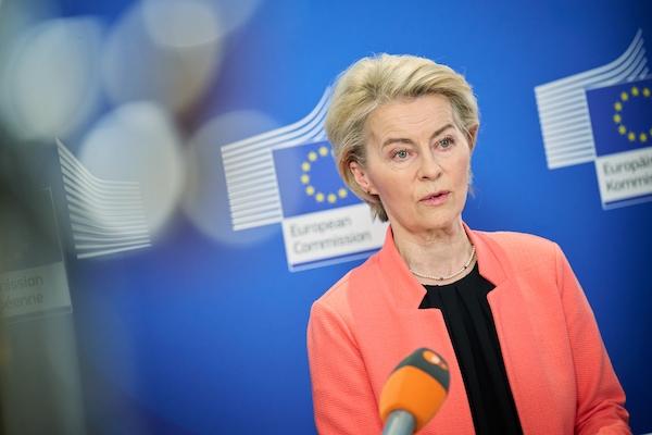 Dazi USA sull'Europa, Von der Leyen: "Duro colpo, discuteremo con il settore auto"