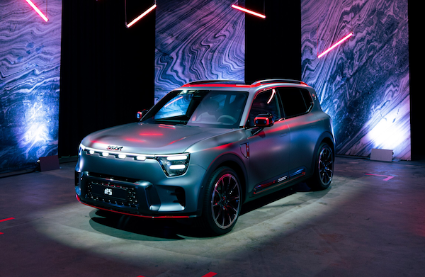 Sul nuovo numero di Auto: Smart #5 Brabus, ampio spazio sensuale