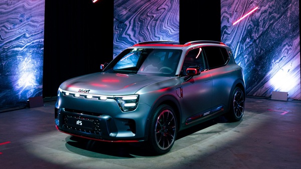 Sul nuovo numero di Auto: Smart #5 Brabus, ampio spazio sensuale