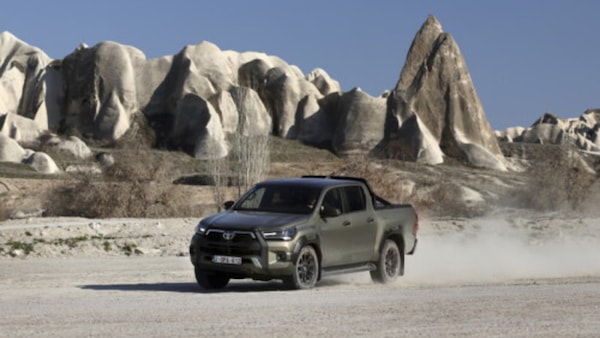 Nuova Toyota Hilux, il test