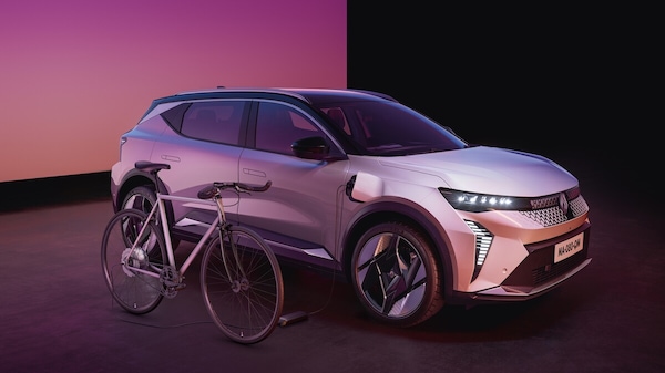 Renault, arriva la guida One Pedal su Scenic e Megane E-Tech