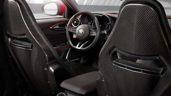 La fibra di carbonio finirà tra i materiali "banditi" dalle auto?