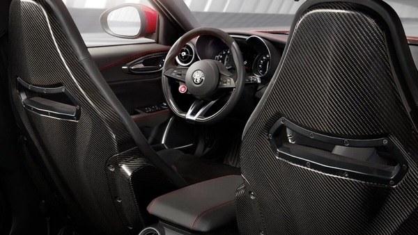 La fibra di carbonio finirà tra i materiali "banditi" dalle auto?