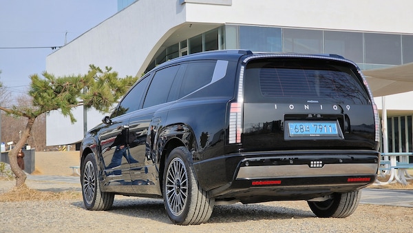 Hyundai Ioniq 9, primo test sulle strade di Seoul