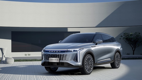 Omoda 9, eccola vista da vivo