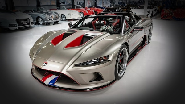 Falcon F7, venduta una delle sette prodotte