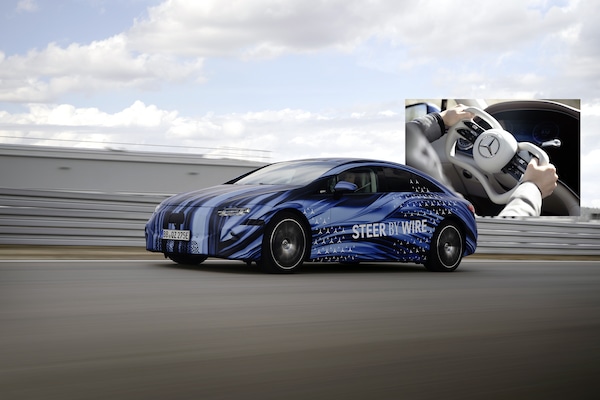 Mercedes, debutta lo steer-by-wire con volante “Yoke”
