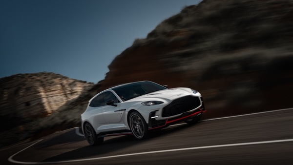 Aston Martin DBX S, oltre alla 707 c'è di più: sfida Urus e Purosangue