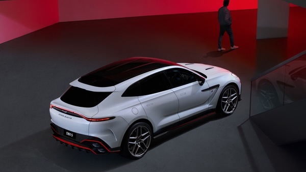 Aston Martin DBX S