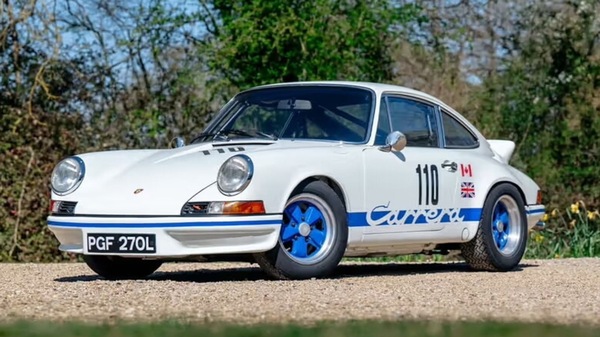Porsche 911 Carrera RS 2.7 Lightweight: il rarissimo esemplare all’asta da RM Sotheby’s
