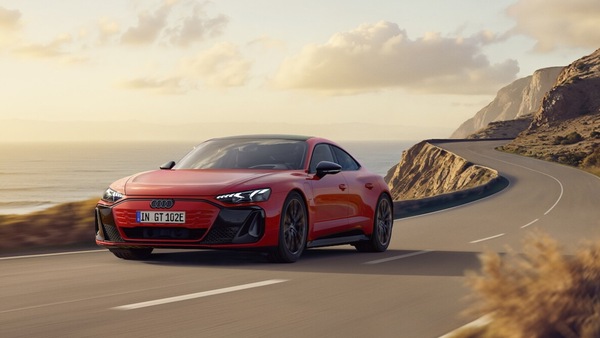 Audi e-tron GT quattro, autonomia al top e prezzo giù di 15.000 euro