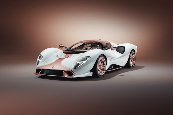 De Tomaso P72 entra in produzione, la bellezza si fa automobile
