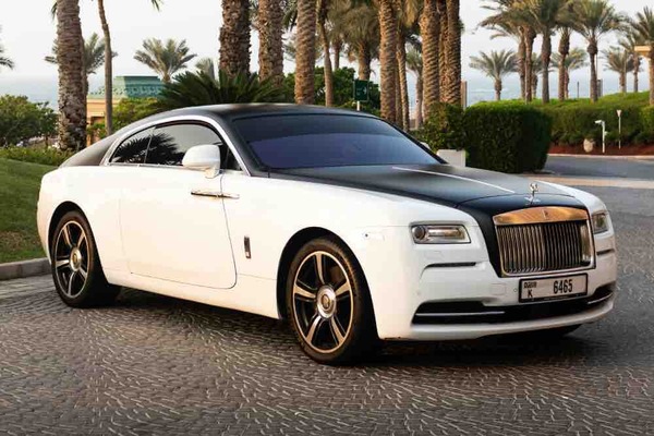 Wang Xiaofei si risposa: la nuova moglie, 18 anni, riceve denaro, case e... una Rolls-Royce come dote