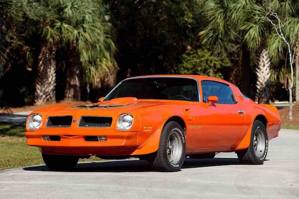 Pontiac Firebird Trans Am 1976: la leggenda in Carousel Red