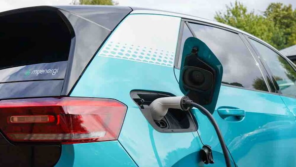 Batterie auto elettriche rigenerate: la rivoluzione arriva da un nuovo materiale
