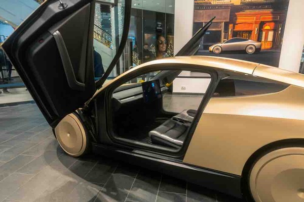 Tesla lancia i suoi Robotaxi a giugno, ma non è la rivoluzione che immaginavamo