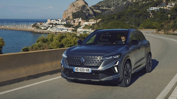 Renault Austral, il Suv si aggiorna con mild hybrid e più tecnologia