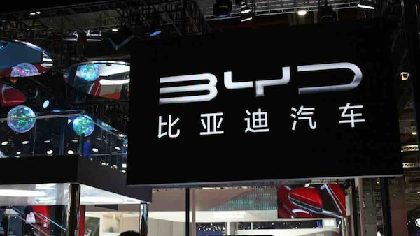 BYD supera Tesla in Europa: vendite di auto elettriche a +169% ad aprile