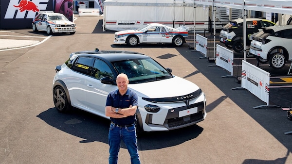 Lancia Ypsilon: HF l'elettrica, HF Line l'ibrida con il look sportivo