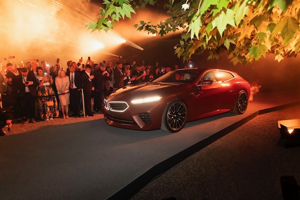 BMW vince la Coppa d'Oro a Villa d'Este e svela due novità