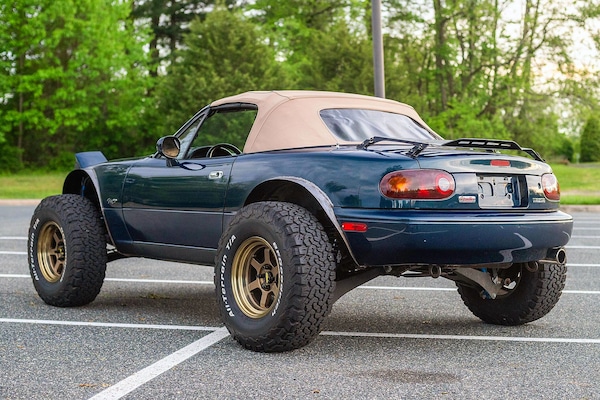 "Bajayata", La Mazda MX-5 NA da offroad: le foto