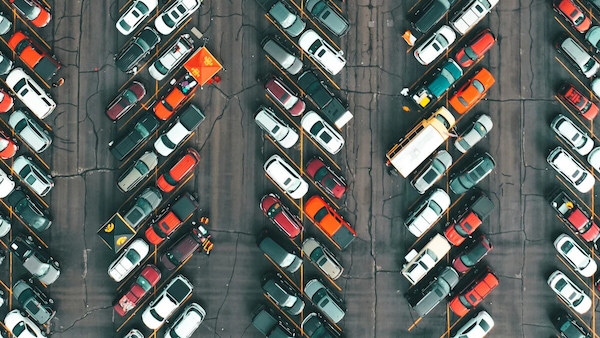 Mercato auto Italia: ancora un segno meno a maggio, Stellantis arretra e crescono le EV