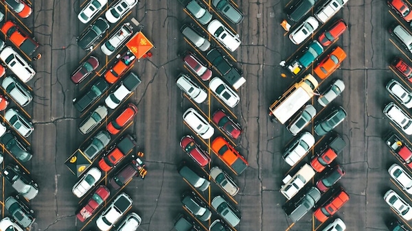 Mercato auto Italia: ancora un segno meno a maggio, Stellantis arretra e crescono le EV