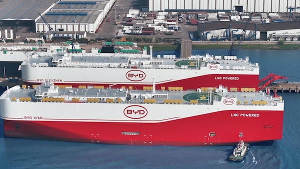 BYD sfida Tesla: la Cina accelera sull’elettrico globale