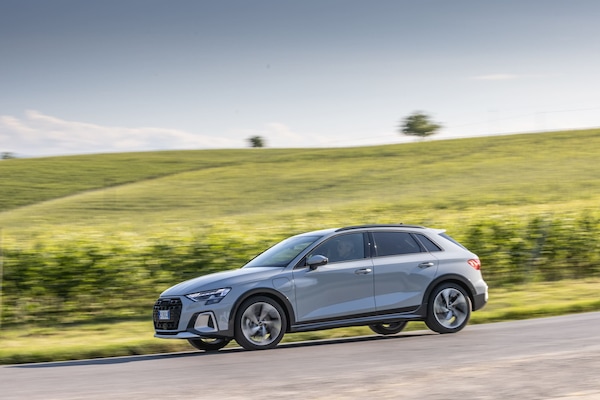 Audi A3 allstreet TFSI e, come va la "super ibrida" rialzata