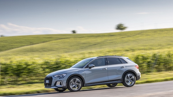 Audi A3 allstreet TFSI e, come va la "super ibrida" rialzata