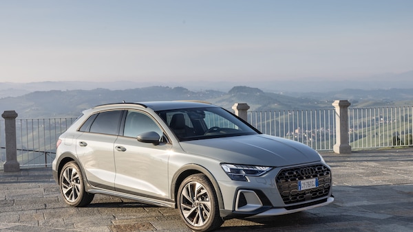 Audi A3 allstreet TFSI e: il crossover ibrido su strada