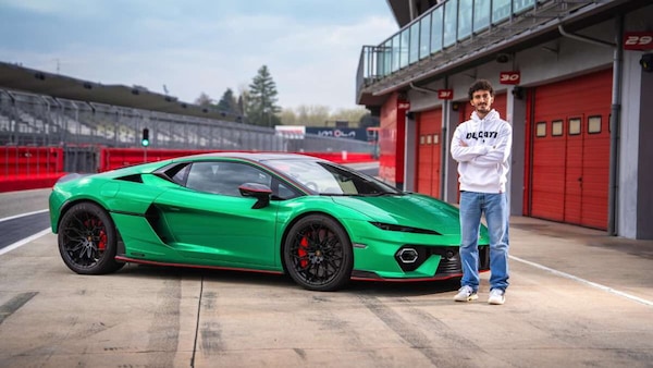 Lamborghini Temerario, il ruggito elettrificato: Pecco Bagnaia la prova in pista