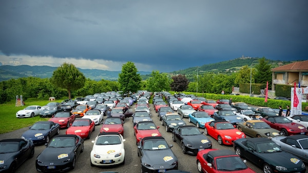 "Andar per Langhe" un tributo alla Mazda MX-5